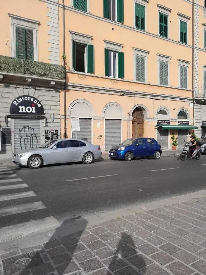 Affittacamere Camera con cucina e bagno privato Livorno Italia